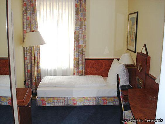 Hotel President Frankfurt Frankfurt am Main Zimmer foto